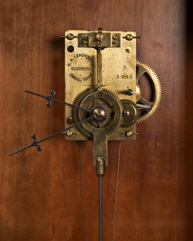 Youngs_Kassy Clock cu 4 Youngs_Kassy Clock cu 4